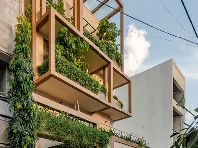 The Breathing House in Surat: Courtyard-Centered Sustainable Living by AANGAN Architects