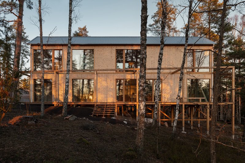 Svinninge Cabin: Contemporary Swedish Retreat by Lowén Widman Arkitekter