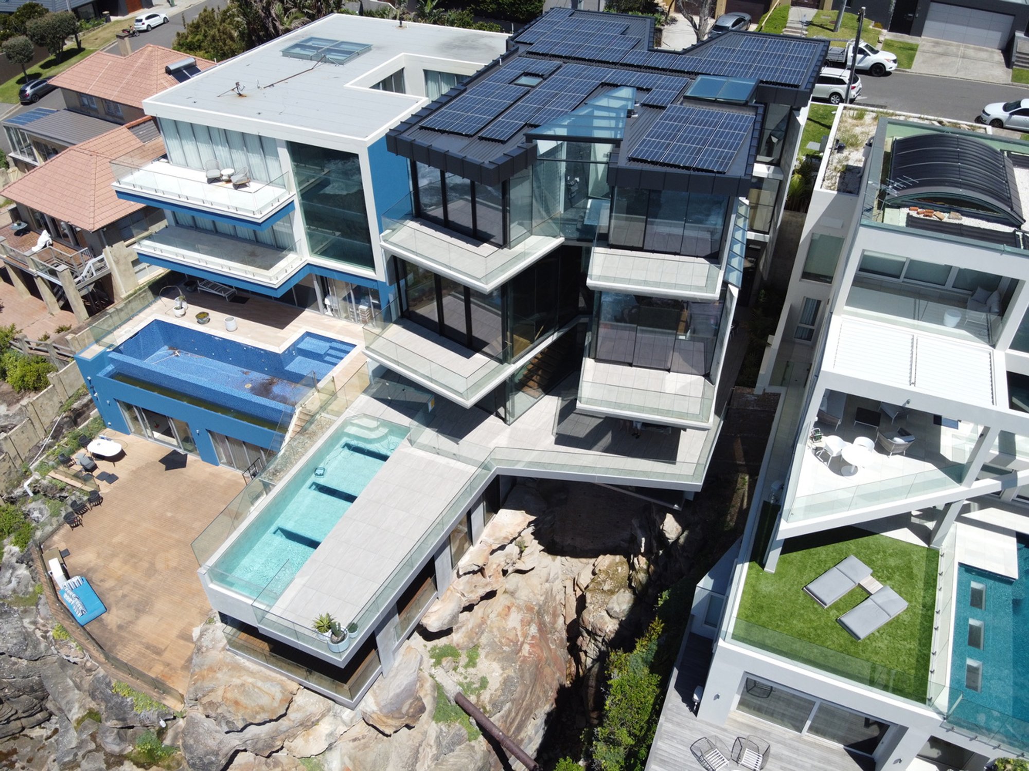 Ravine House: A Coastal Masterpiece by ROAr in South Coogee, Australia