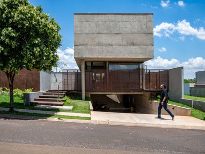U House by Caio Persighini Arquitetura: A Contemporary Residential Design Defined by Spatial Innovation and Adaptability