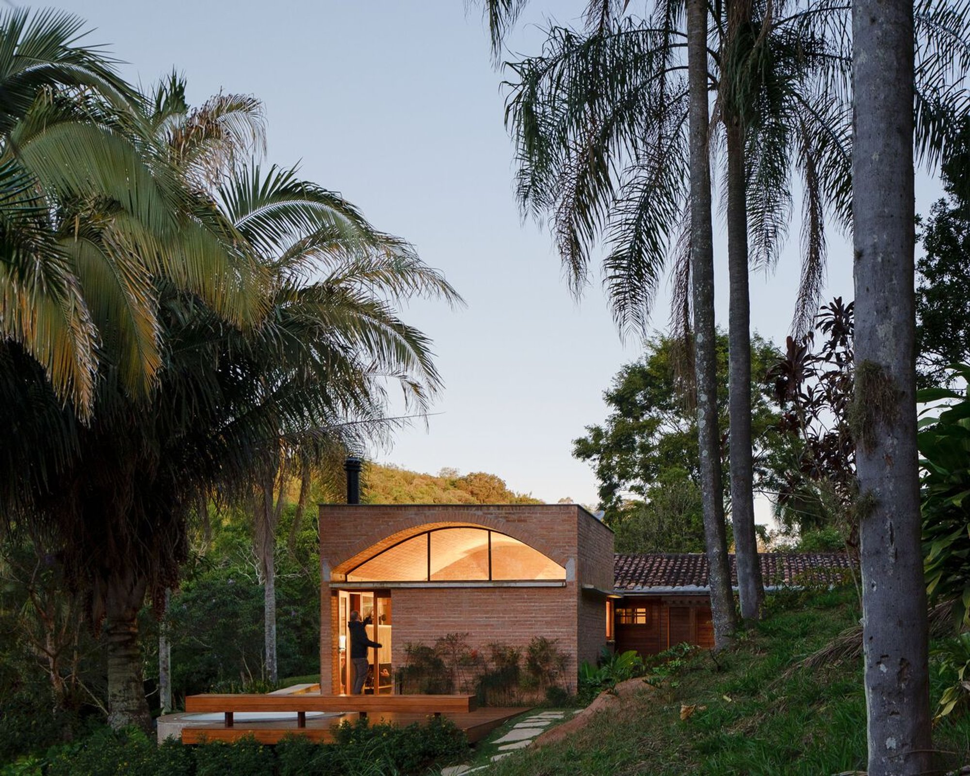 Sítio Rio Acima Renovation by Denis Joelsons: A Harmonious Blend of Heritage, Landscape, and Contemporary Brazilian Arch