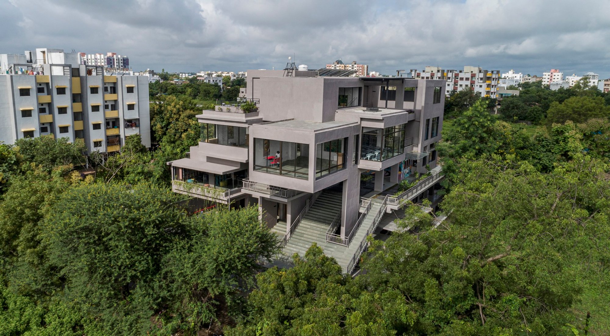 Late Vamanrao Pitambare College by Amruta Daulatabadkar Architects – Open, Contextual, and Student-Centric Design
