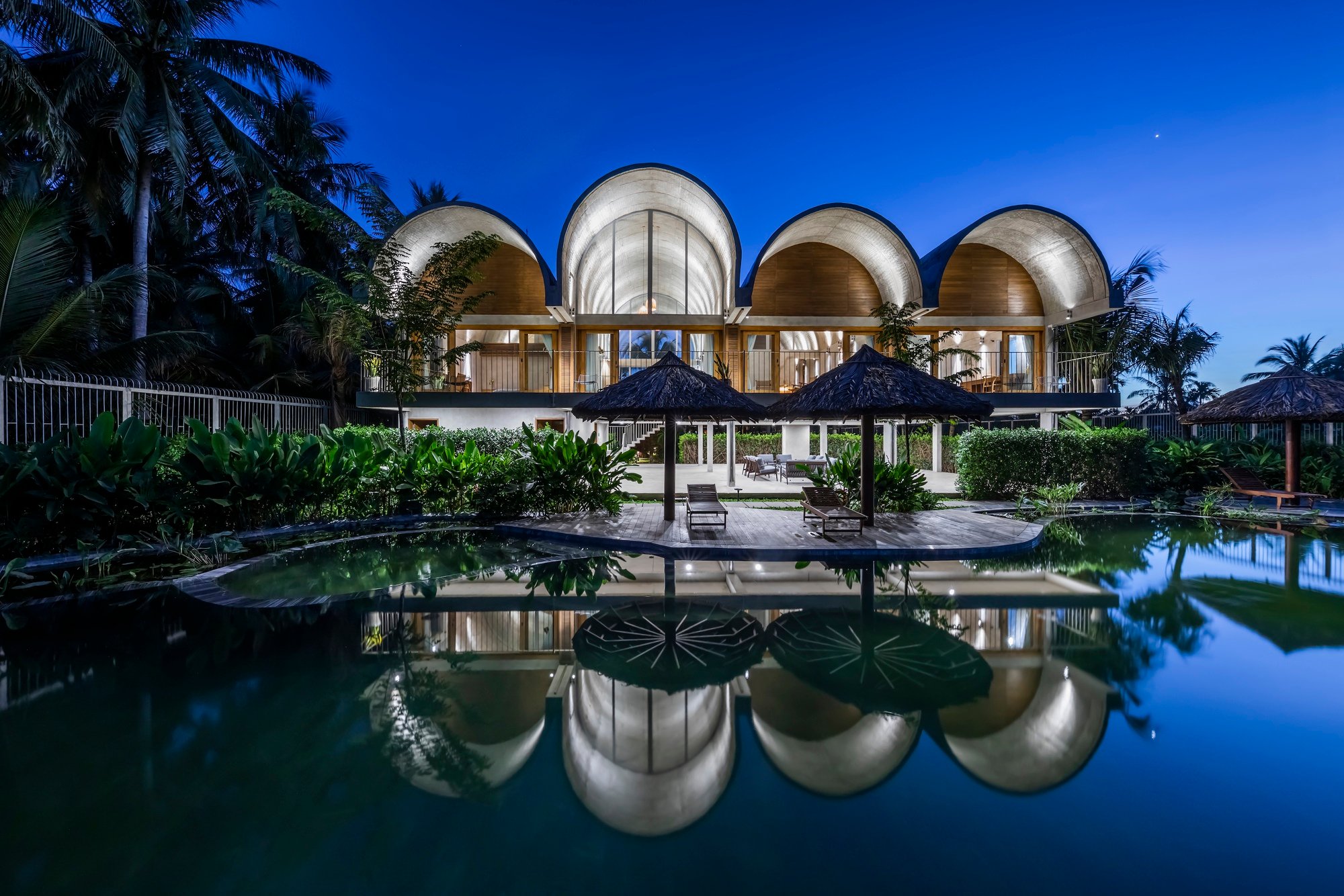 Ben Tre Bungalow: Concrete Vaults in the Mekong Delta