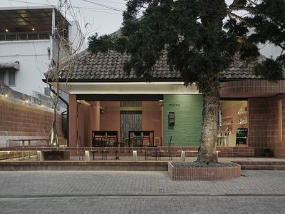 Mutu Loka Cafe: Industrial Revival and Post-Pandemic Communal Design in Bandung