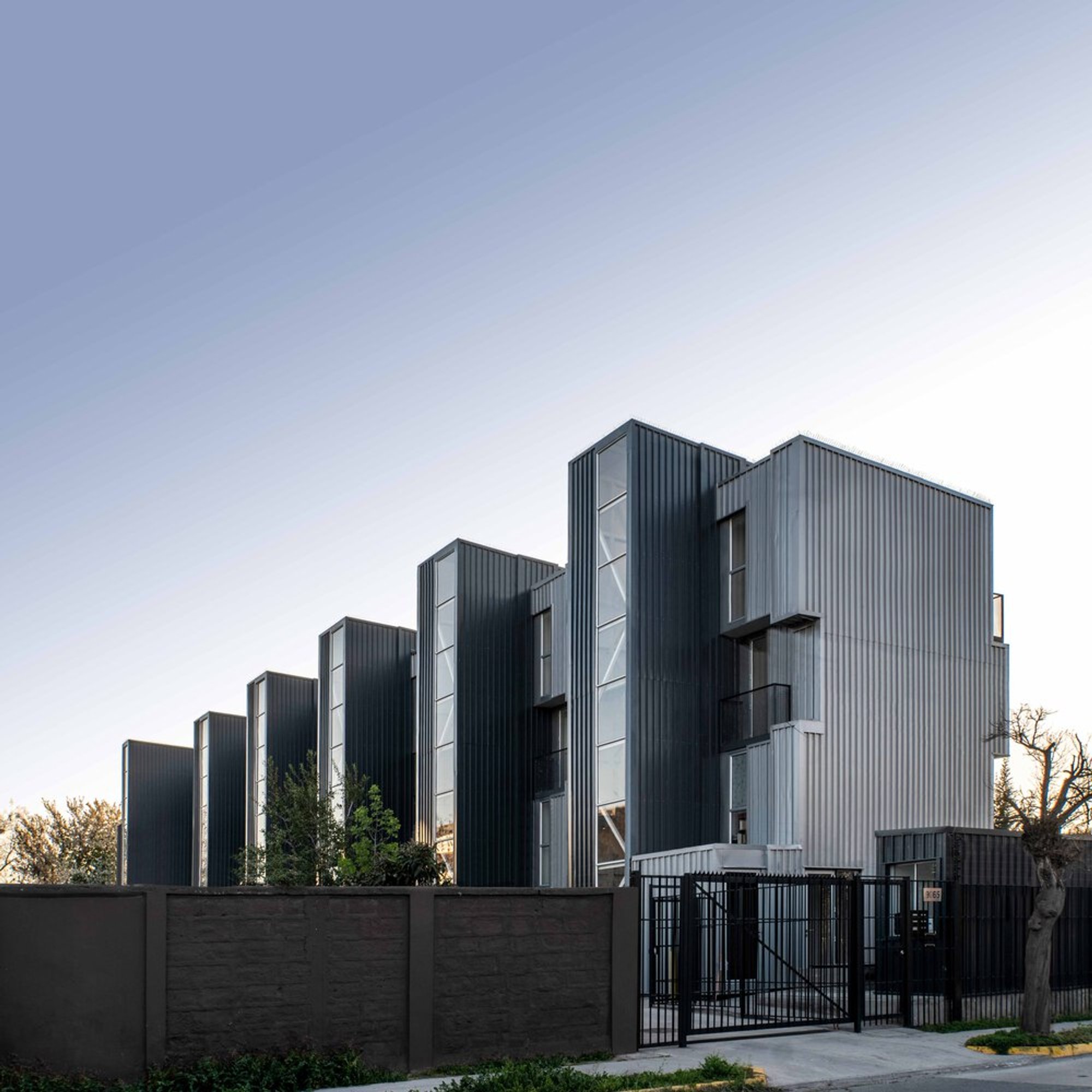 Container Building by Hsu-Rudolphy Architects: Innovative Modular Student Housing in Santiago, Chile