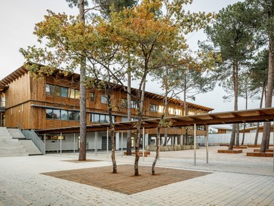 Pian Médoc Junior High School: Harmonizing Education and Nature by BPM Architectes