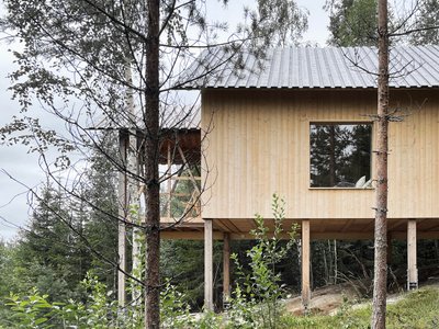 South Loft by Fria Folket: A Minimalist Cabin Immersed in the Swedish Landscape