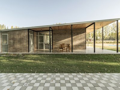 Pichi Country House by IN Estudio Arquitectura: A Rational and Contextual Approach to Contemporary Rural Living