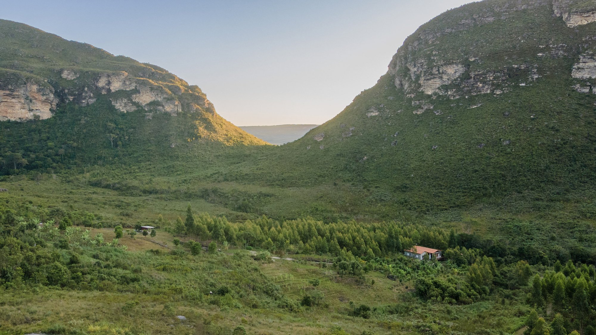 Carcará House: Honest Materials in Brazil's Highlands