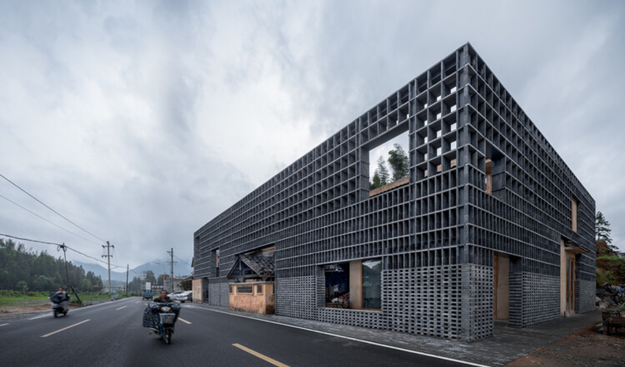 Ay Kiln Renewal: Reframing Craft Heritage Through Walls, Courtyards, and Spatial Narratives