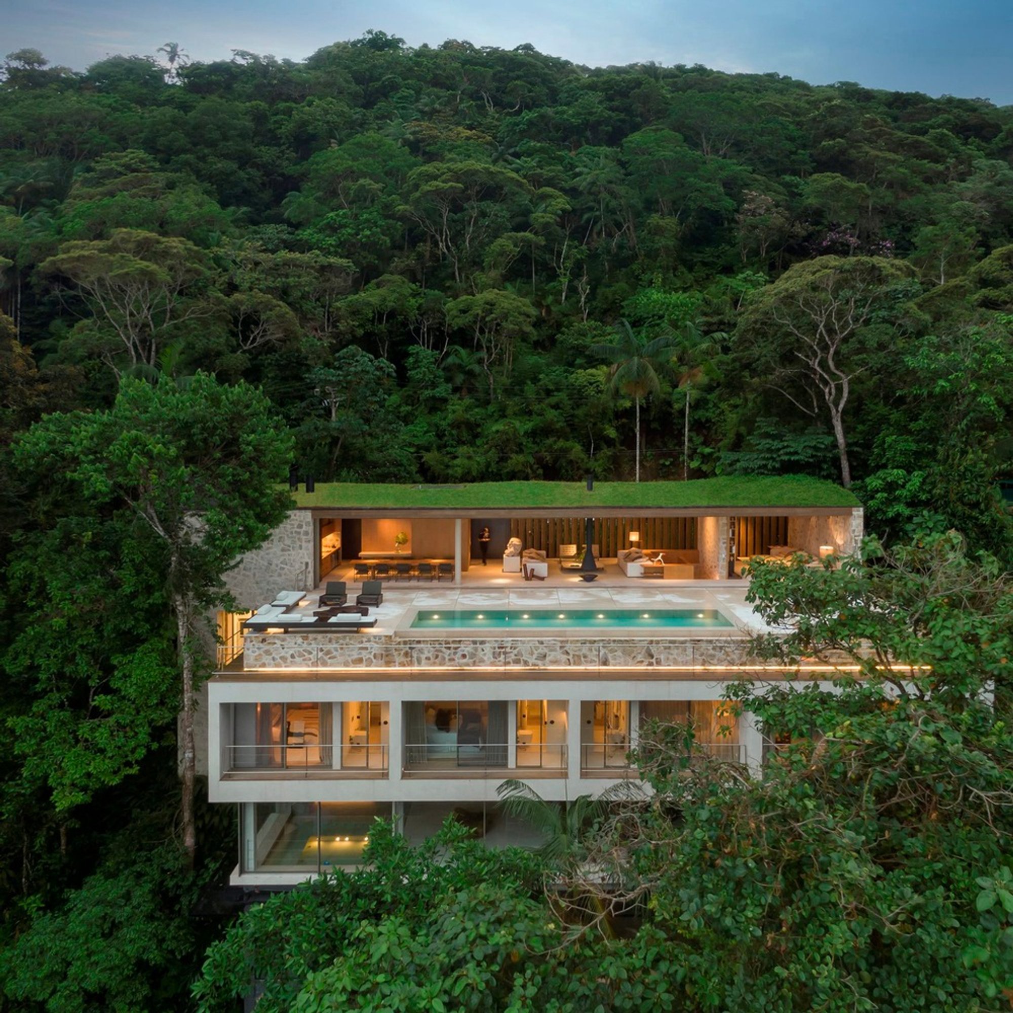 LAB House by Studio Arthur Casas: A Coastal Residence Immersed in the Atlantic Forest