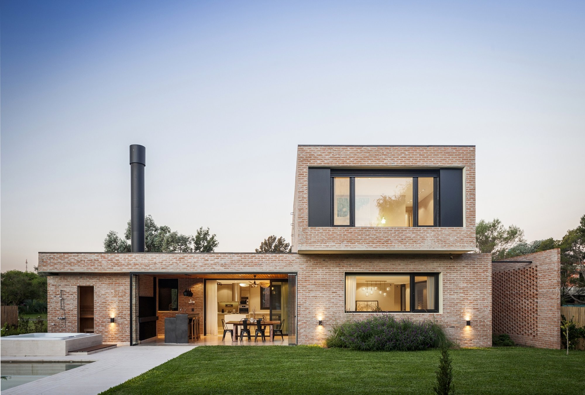 Brick House by Lattes Salinas Arquitectos: Modern Residential Design in Pilar, Argentina