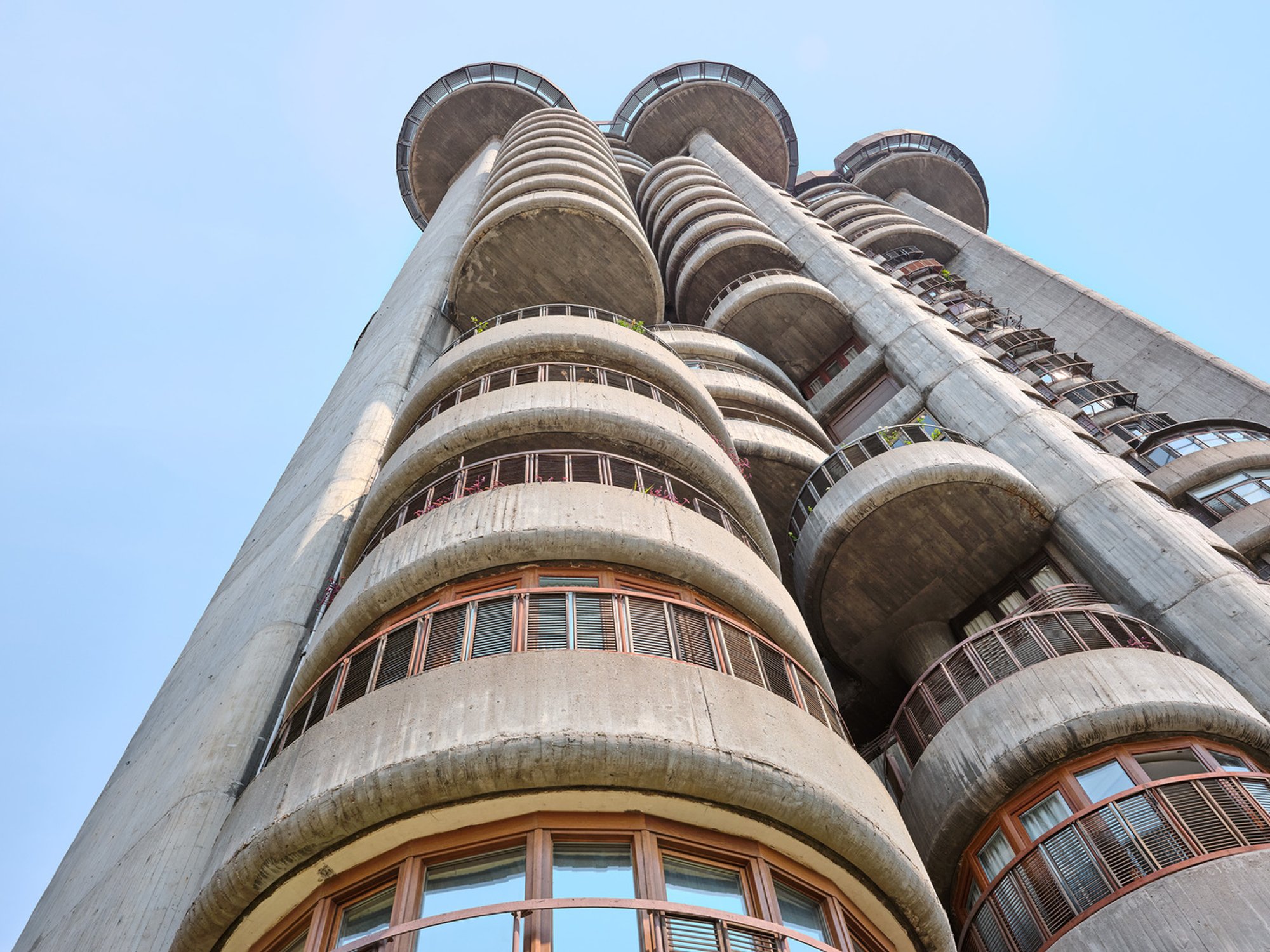 Remodeling and Rethinking White Towers by STUDIO.NOJU