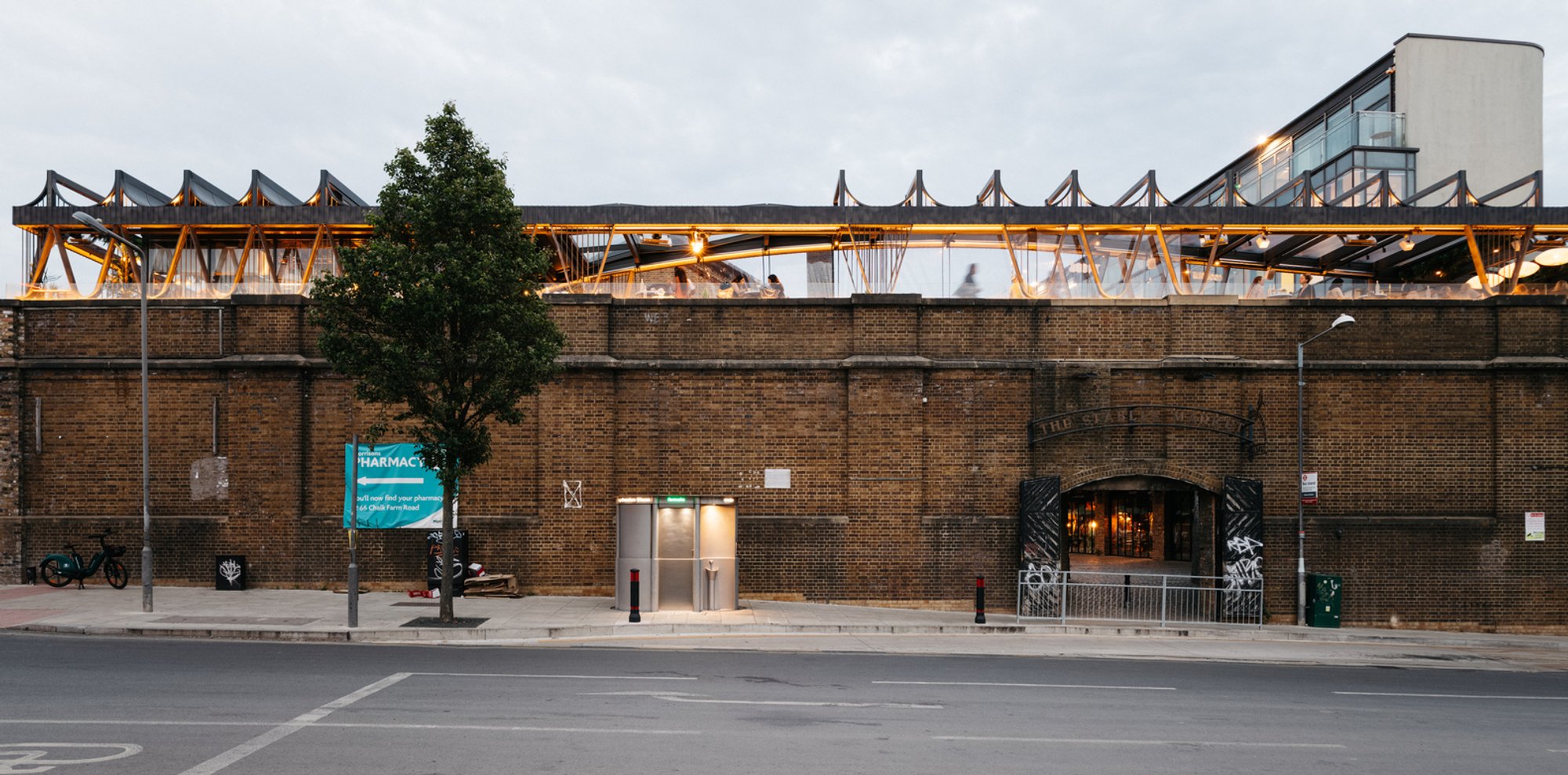 Lucky Club Bar in Camden Town by vPPR: A Contemporary Hospitality Space Inspired by Historic Stables