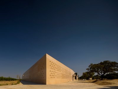 Walnut Factory by ARC Arquitectos: Sustainable Industrial Design in Évora, Portugal