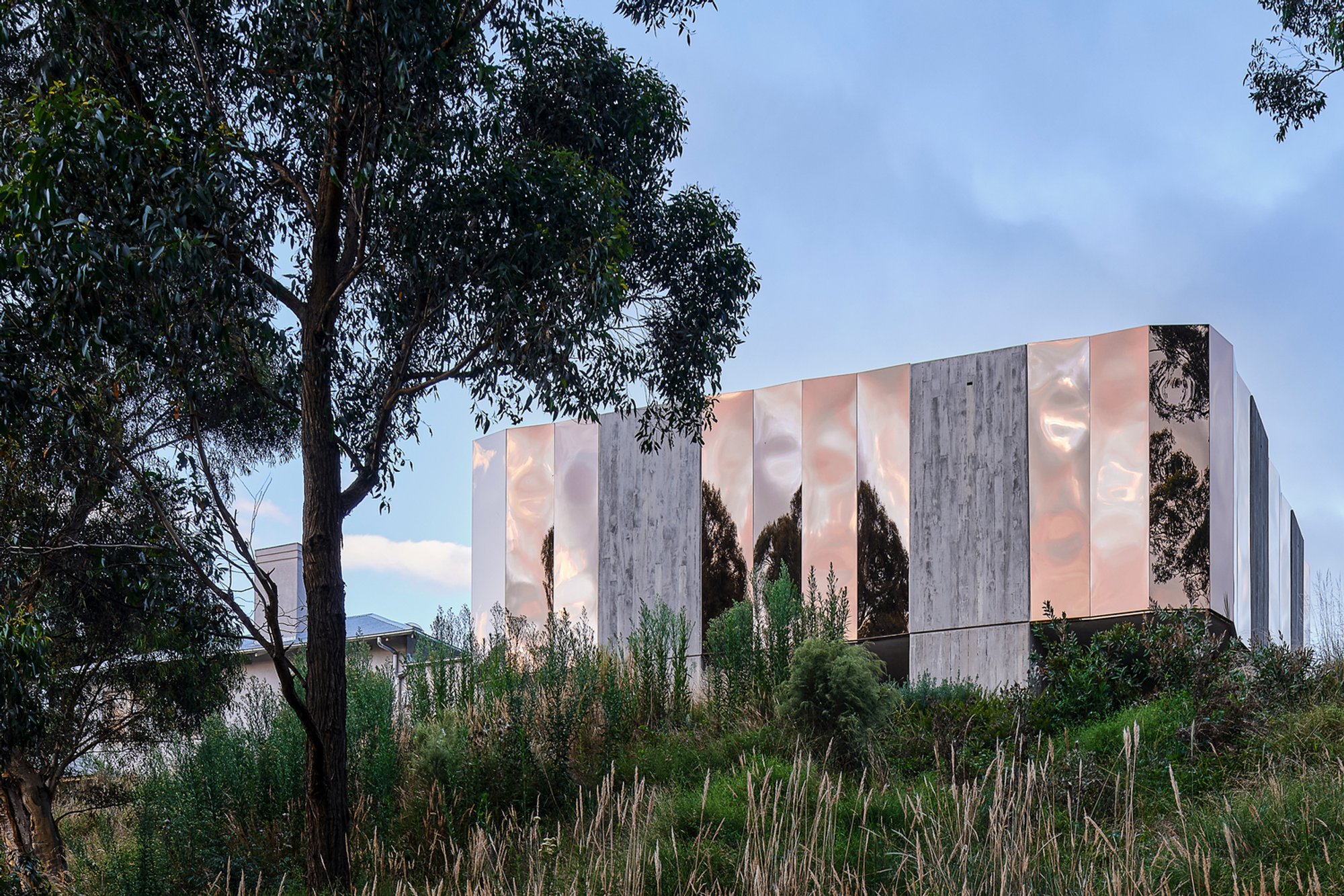 Rocky Hill Memorial Museum by Crone Architects: Contemporary Design Honoring Heritage and Landscape in Goulburn, Austral