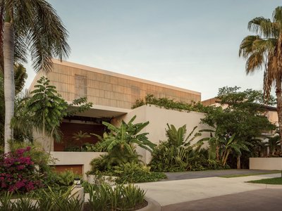 PUKKUN Residence: A Tropical House in Cancún by REIMS 502