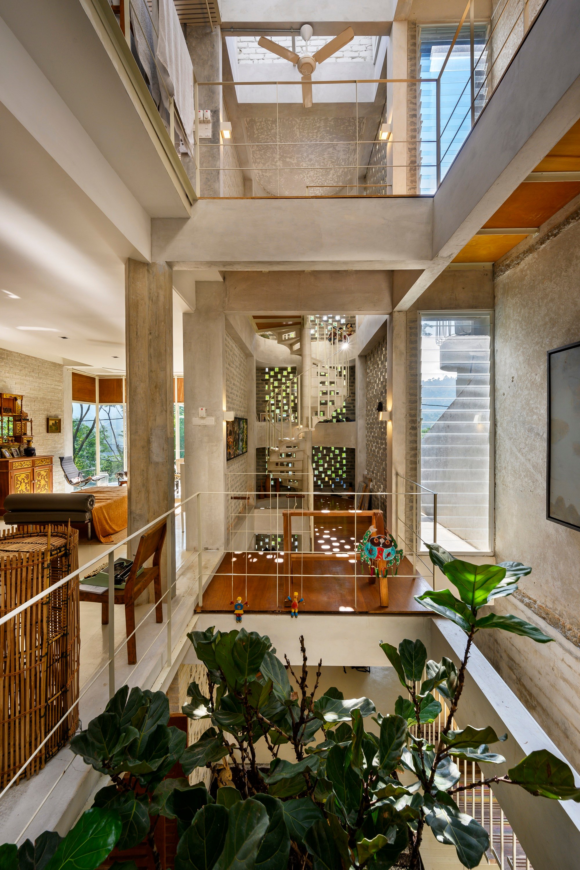 ZLG Design Guts a 1980s Terrace House and Rebuilds It Around Air, Light, and No Doors