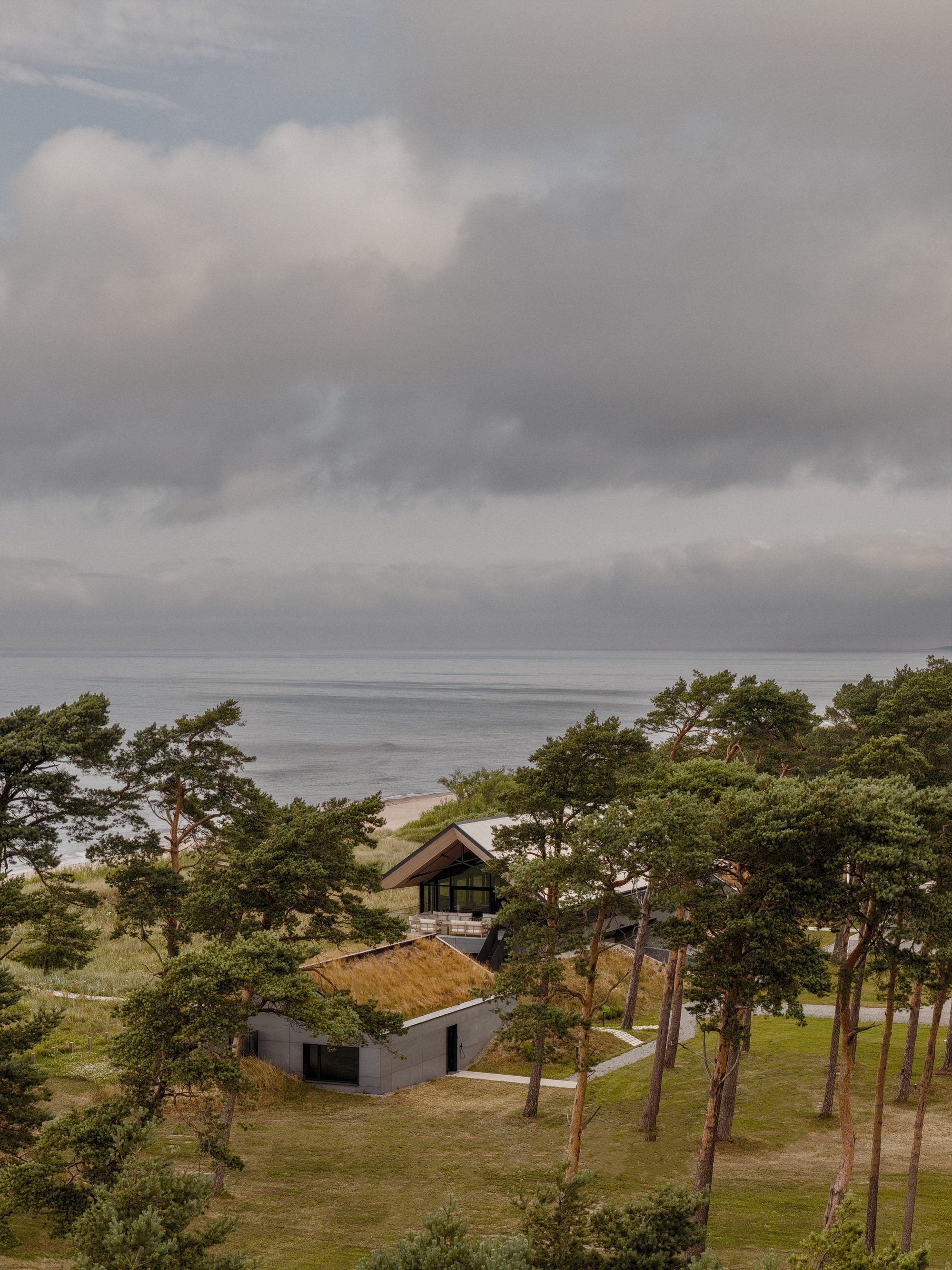 OAD Builds a Latvian Coastal Residence on the Foundations of a Soviet Military Base