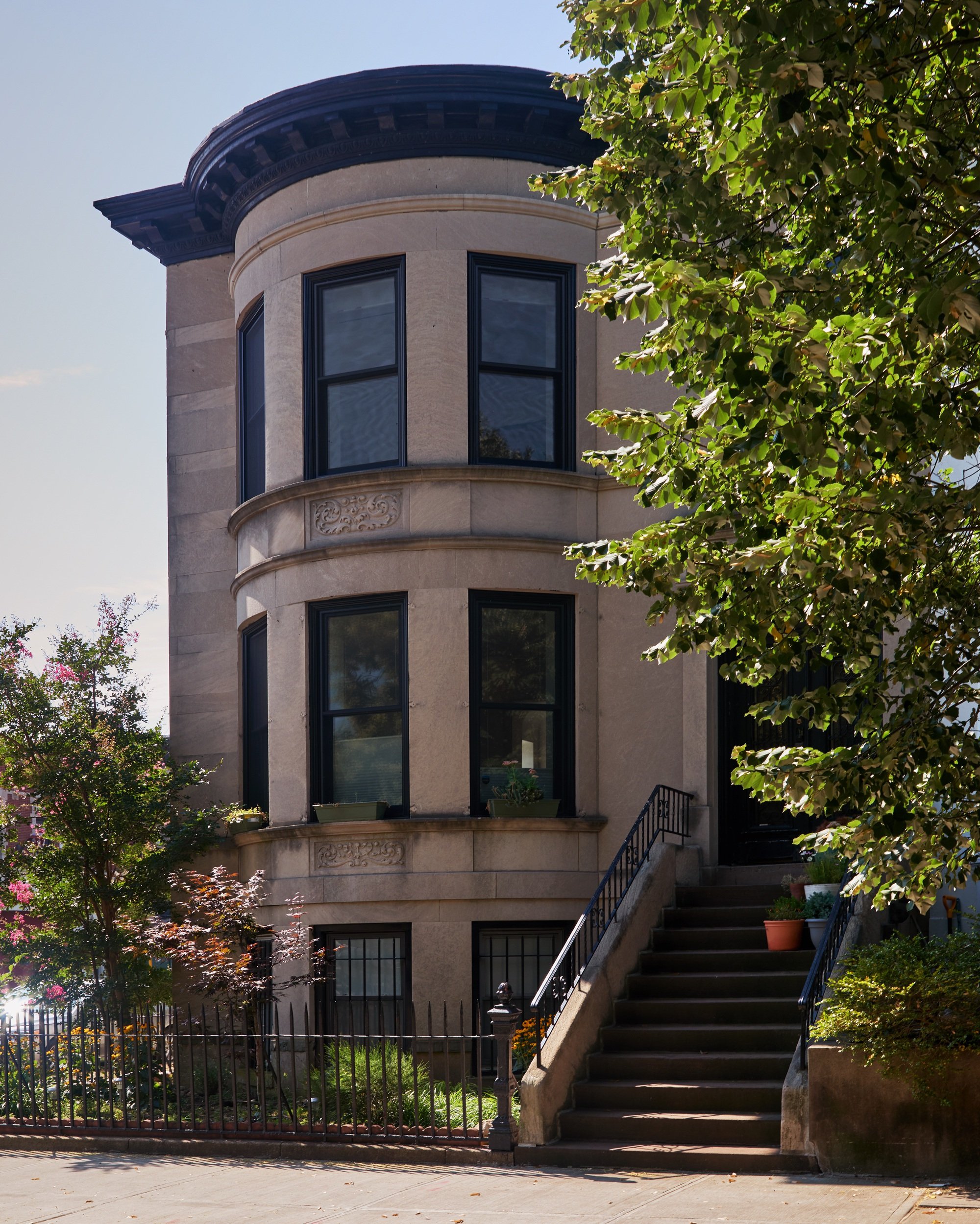 Abruzzo Bodziak Architects Reshape a Brooklyn Rowhouse with Curves That Honor Its Historic Block