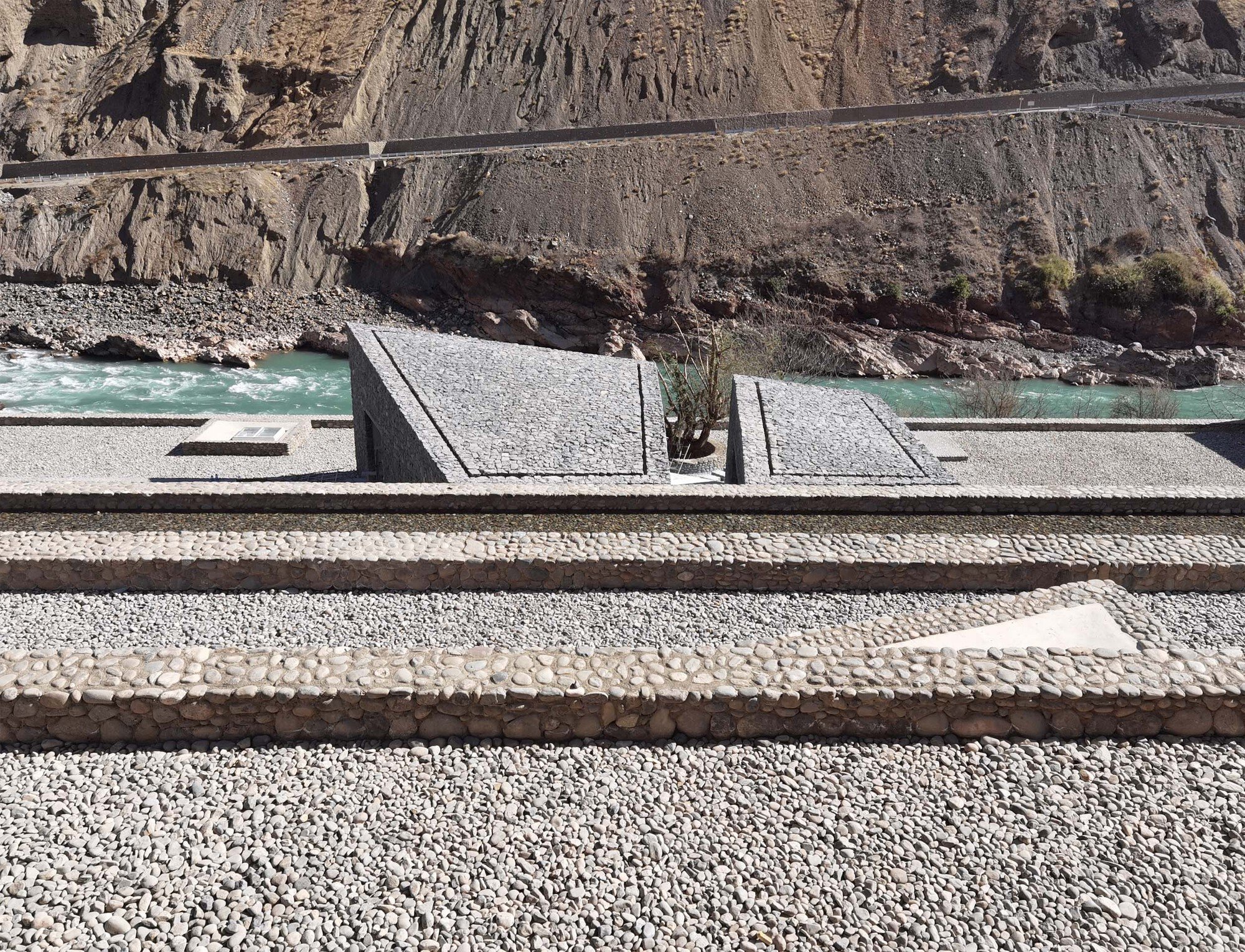 PL-T Architecture Studio Carves a Gravity-Flow Winery into the Tibetan Hillside