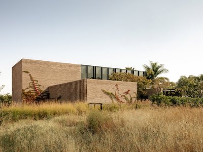 LABarq Builds an Entire House in Querétaro from a Single Custom Concrete Block