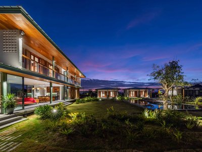 T3 Architects Organize a Vietnamese Coastal Retreat Around a Central Garden and Sea Breeze