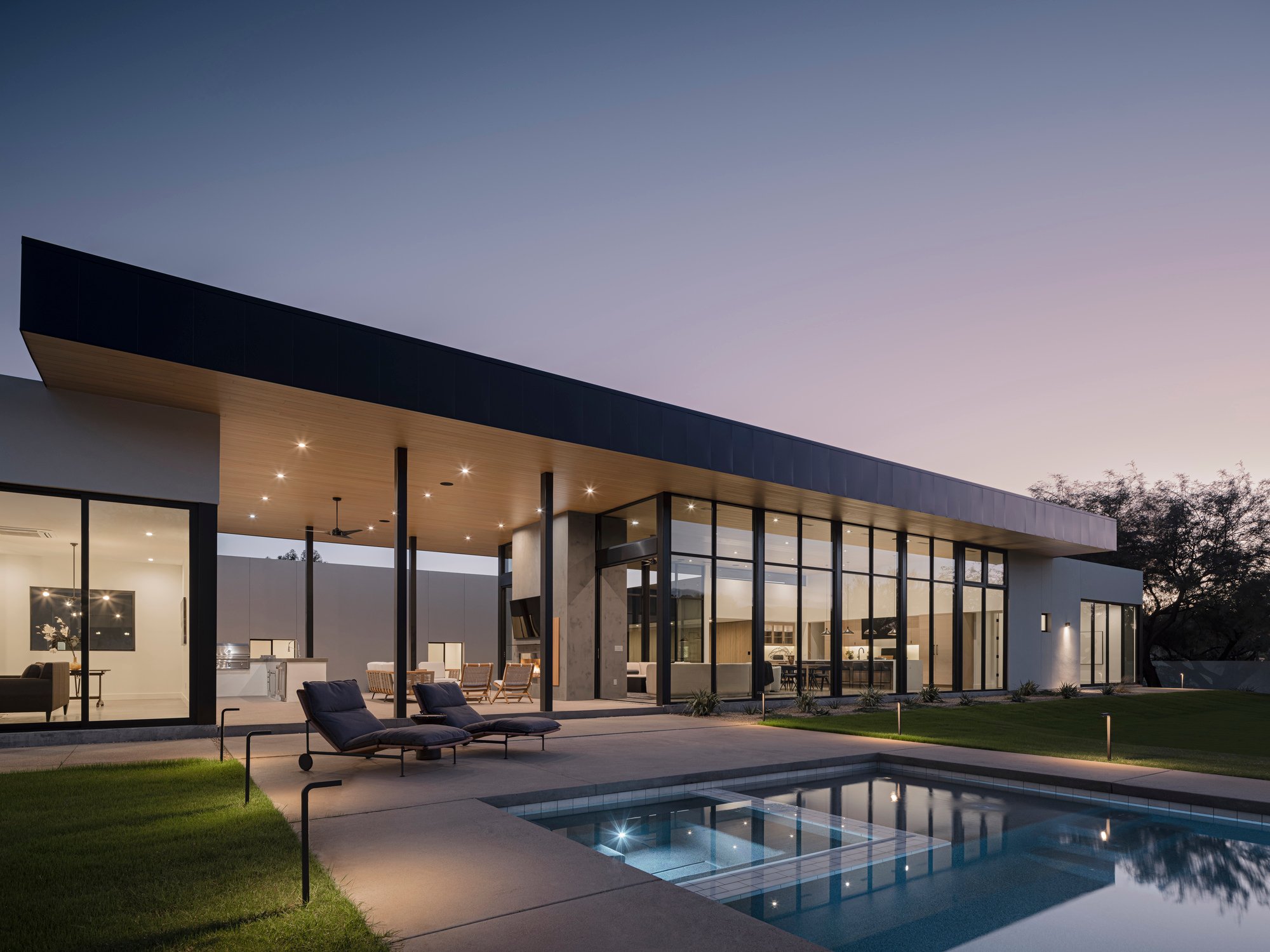 The Ranch Mine Runs a White Pavilion Parallel to a 1970s House in Paradise Valley