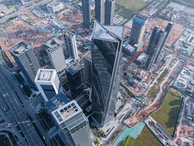 Gensler Twists a 300-Meter Tower in Shenzhen to Unite Two Cities in Glass
