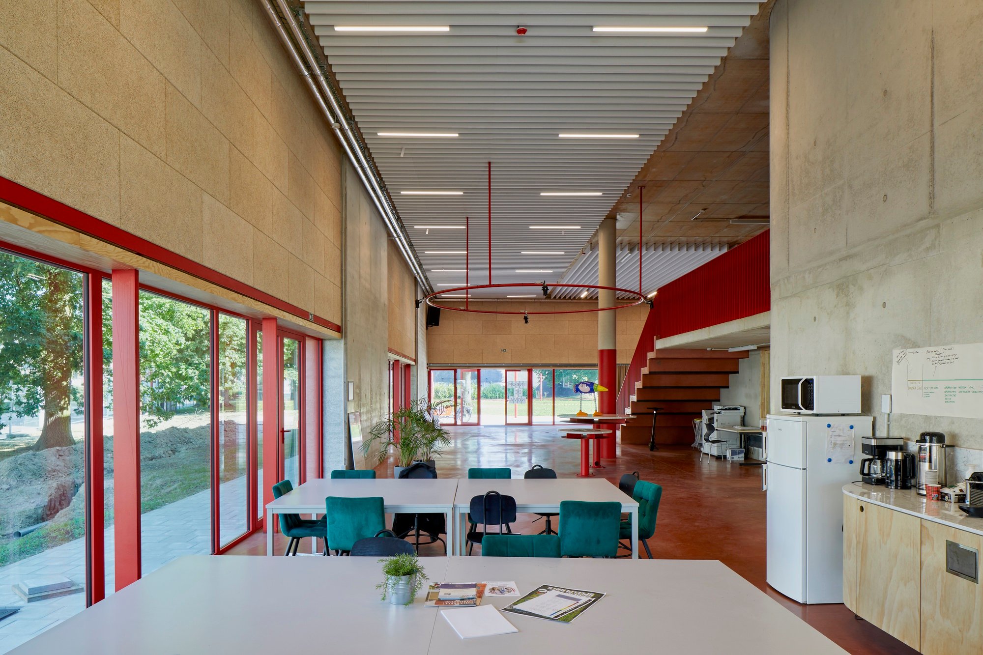 KPW architecten Builds a Column-Free Learning Machine for a Leuven Secondary School