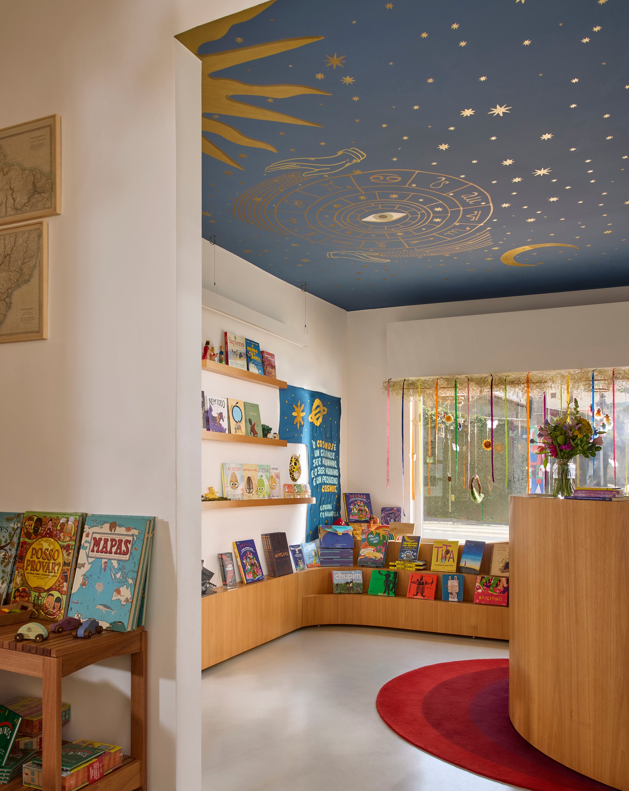 Andréa Helou Turns a São Paulo House into a Children's Bookstore Built on Wonder