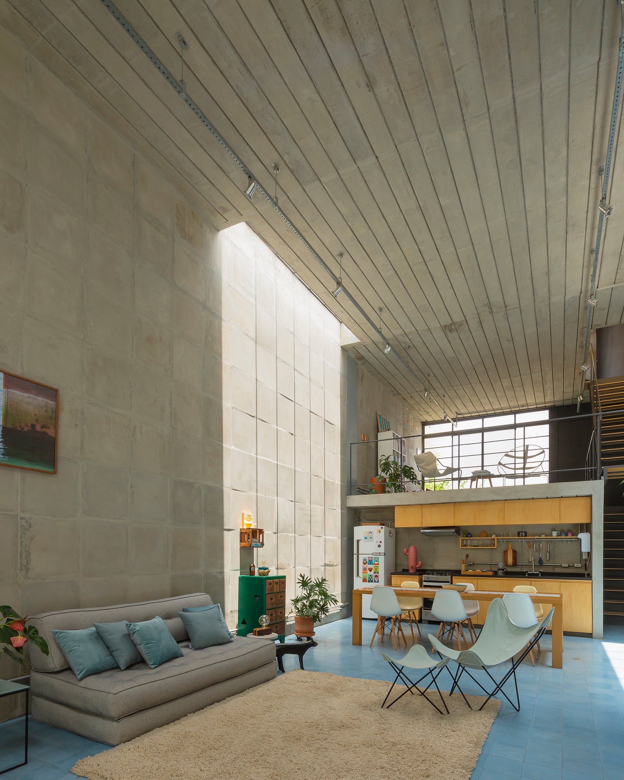 23 SUL Fits a Filmmaker's Three-Story House Into a Narrow São Paulo Lot for a Controlled Budget