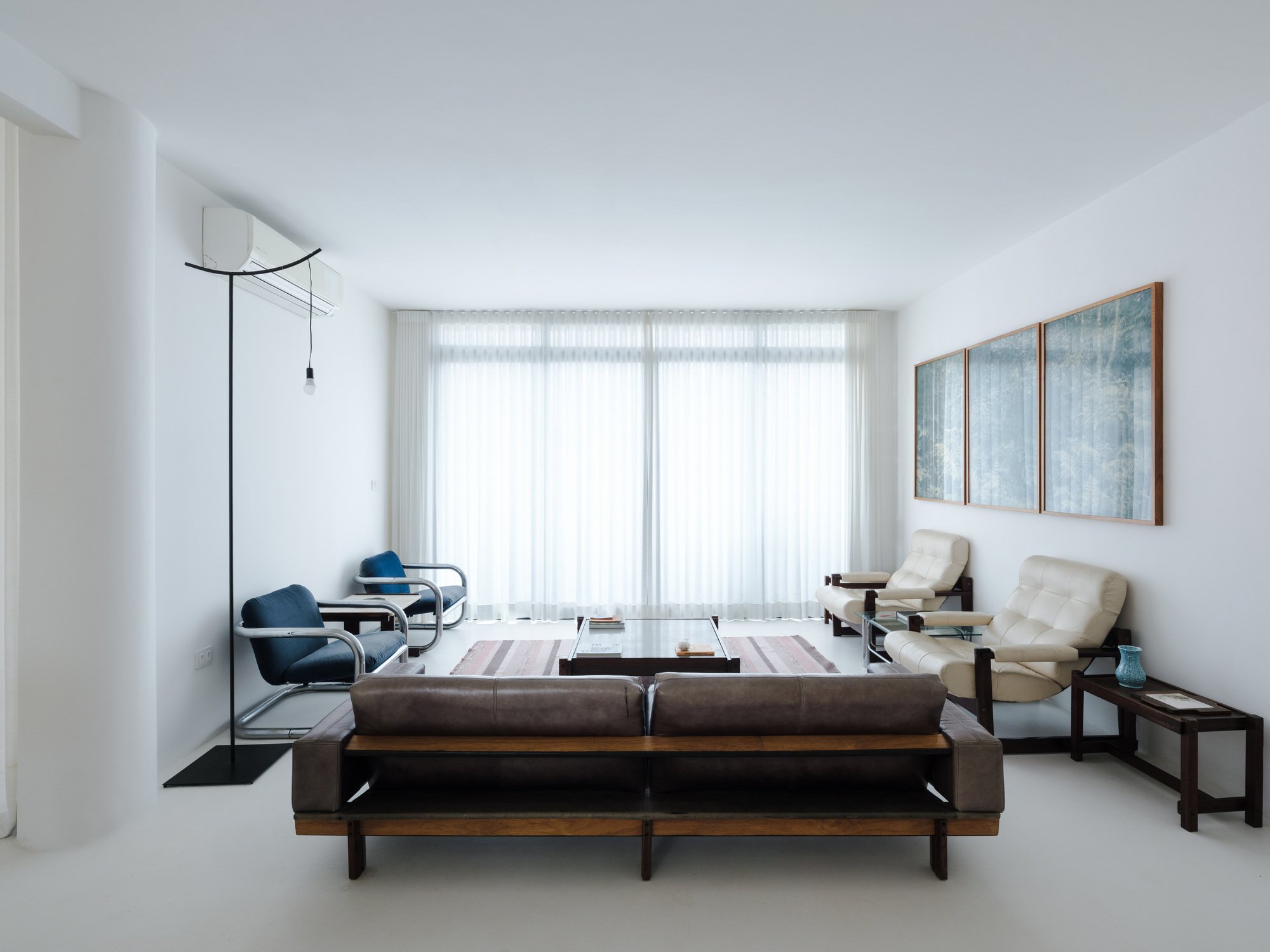 Julia Peres.Co Arquitetura Turns a São Paulo Apartment's Flaws into a Light-Driven Interior