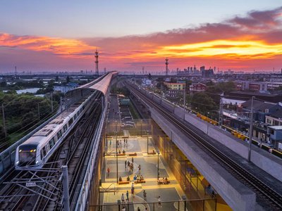Ningbo's Abandoned Railway Becomes a 987-Meter Linear Park Threaded Beneath Active Tracks
