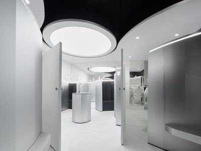 space+craft Reshapes a 37 m² Bangkok Dental Clinic into a Soft, Curvilinear Interior