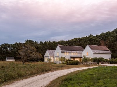 ElliottArchitects Splits a New England Farmstead into Three Gabled Volumes on a Wellesley Meadow