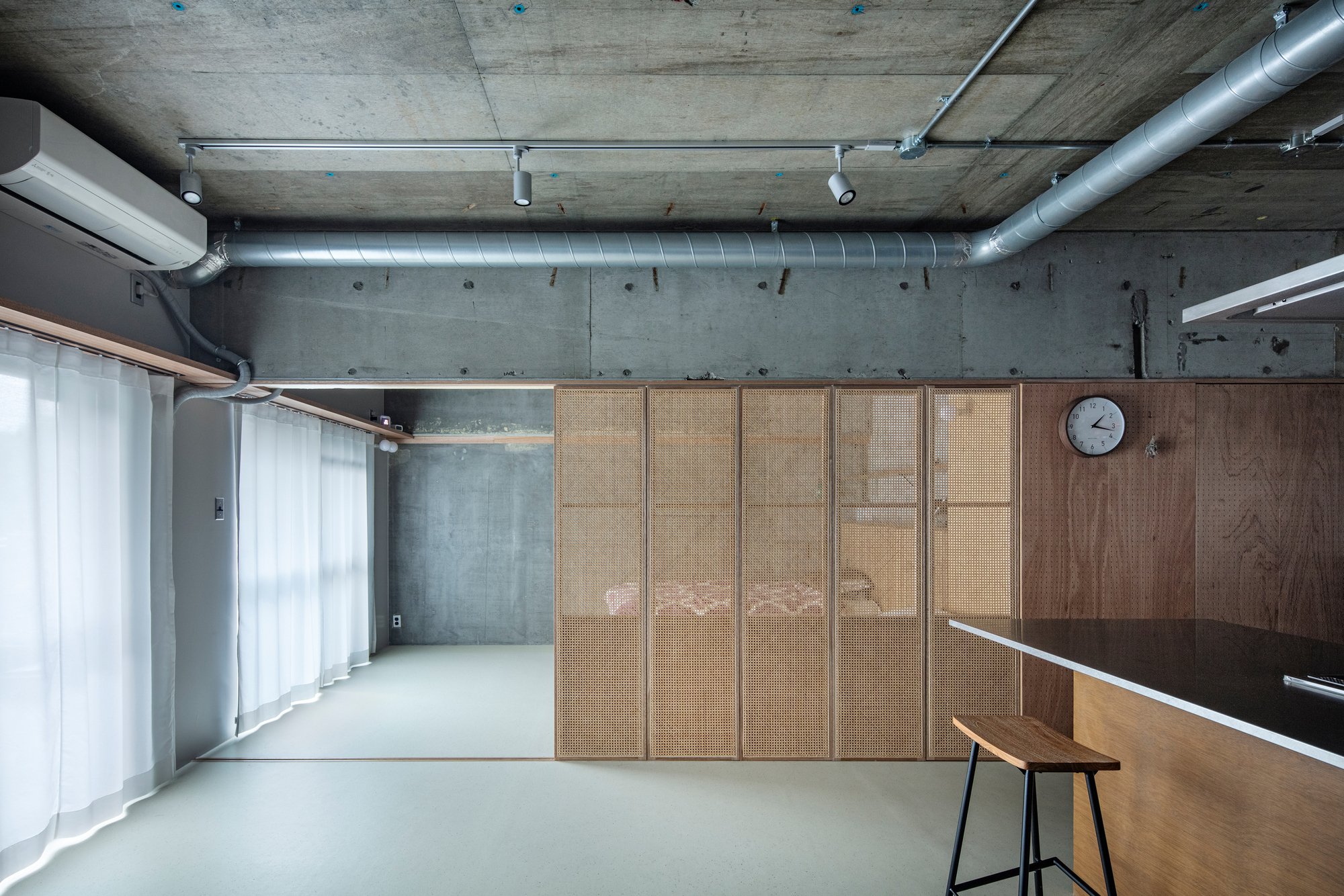 Coop. M: Living Around a Concrete Cross
