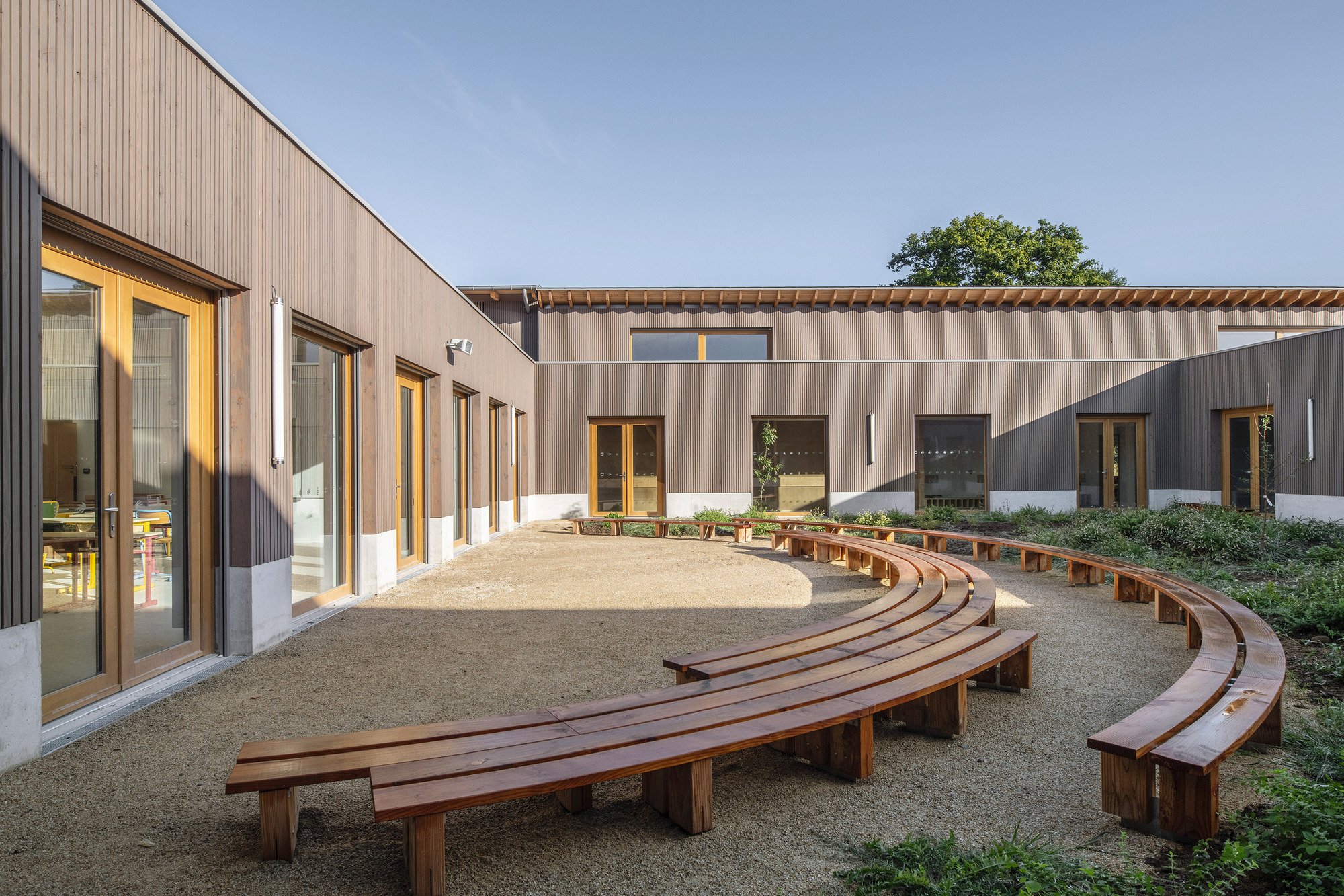 TRACKS Builds a School from Site Earth, Straw, and Five Centuries of Craft in Mordelles
