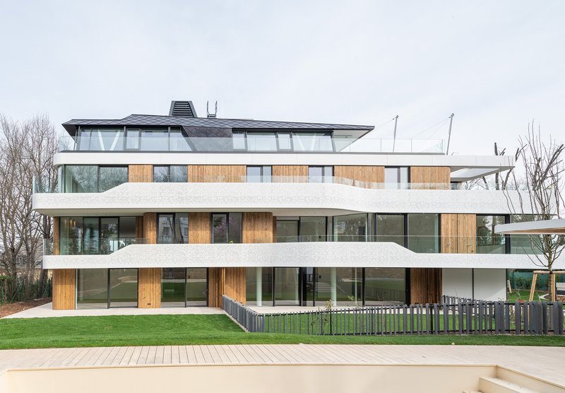 puk architekten Sculpts a Yacht-Like Residential Building at the Edge of a Viennese Park