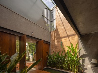 Damith S Munasinghe Folds Studio and Home into a Single 2400-Square-Foot Continuum in Sri Lanka