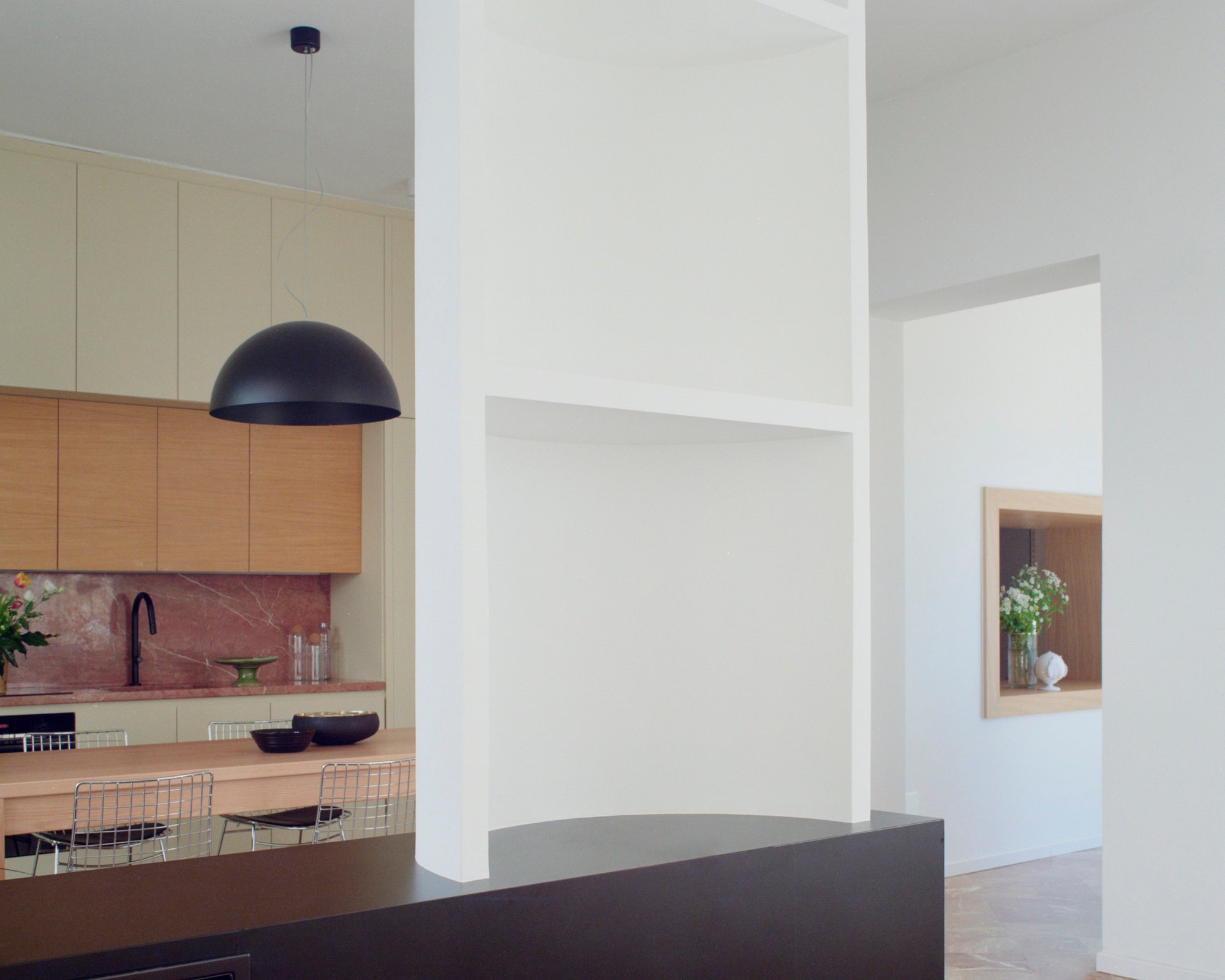 Margine Strips a 1970s Salento Villa Back to Its Curved Bones in Casa Lèvanzo