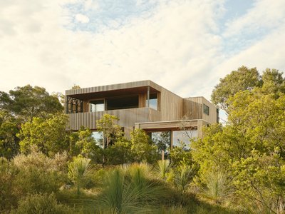 Field Office Architecture Builds a Forever Home That Borrows Its Garden from a Prime Minister's Estate