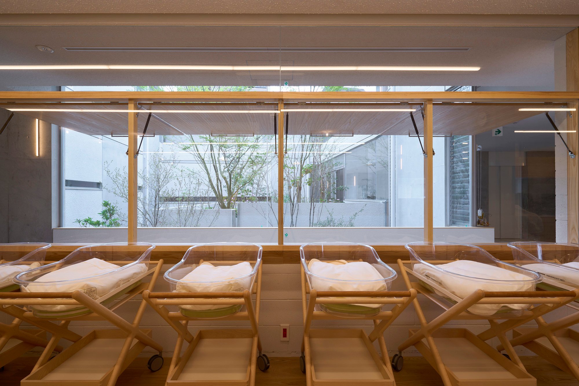 Yoshitaka Suzuki Builds an Obstetrics Clinic in Fukuoka as a Landscape of Small Rooms and Light Courts