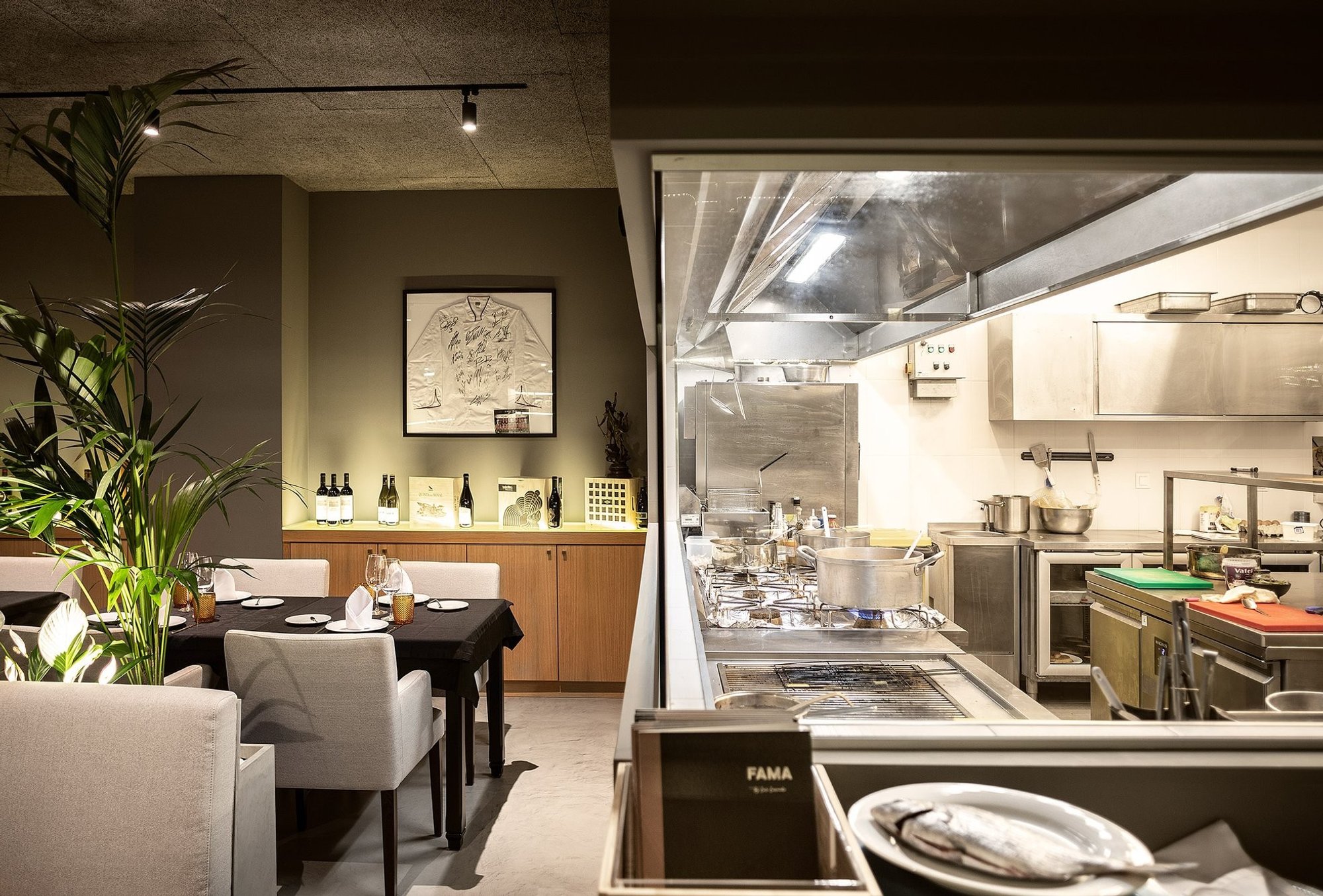 FAMA Restaurant by Paulo Martins | A Study in Contemporary Restaurant Interior Design