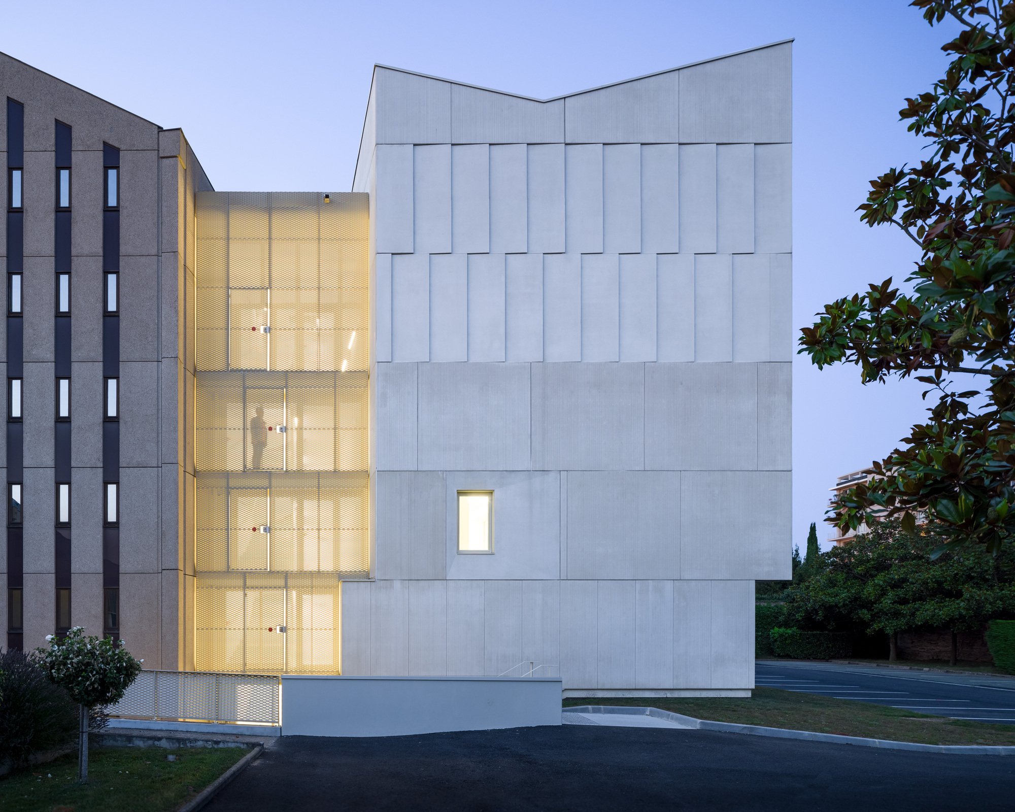 Magnum Architectes Wraps 16 Kilometers of Archives in Stamped Concrete on a Former Convent Site