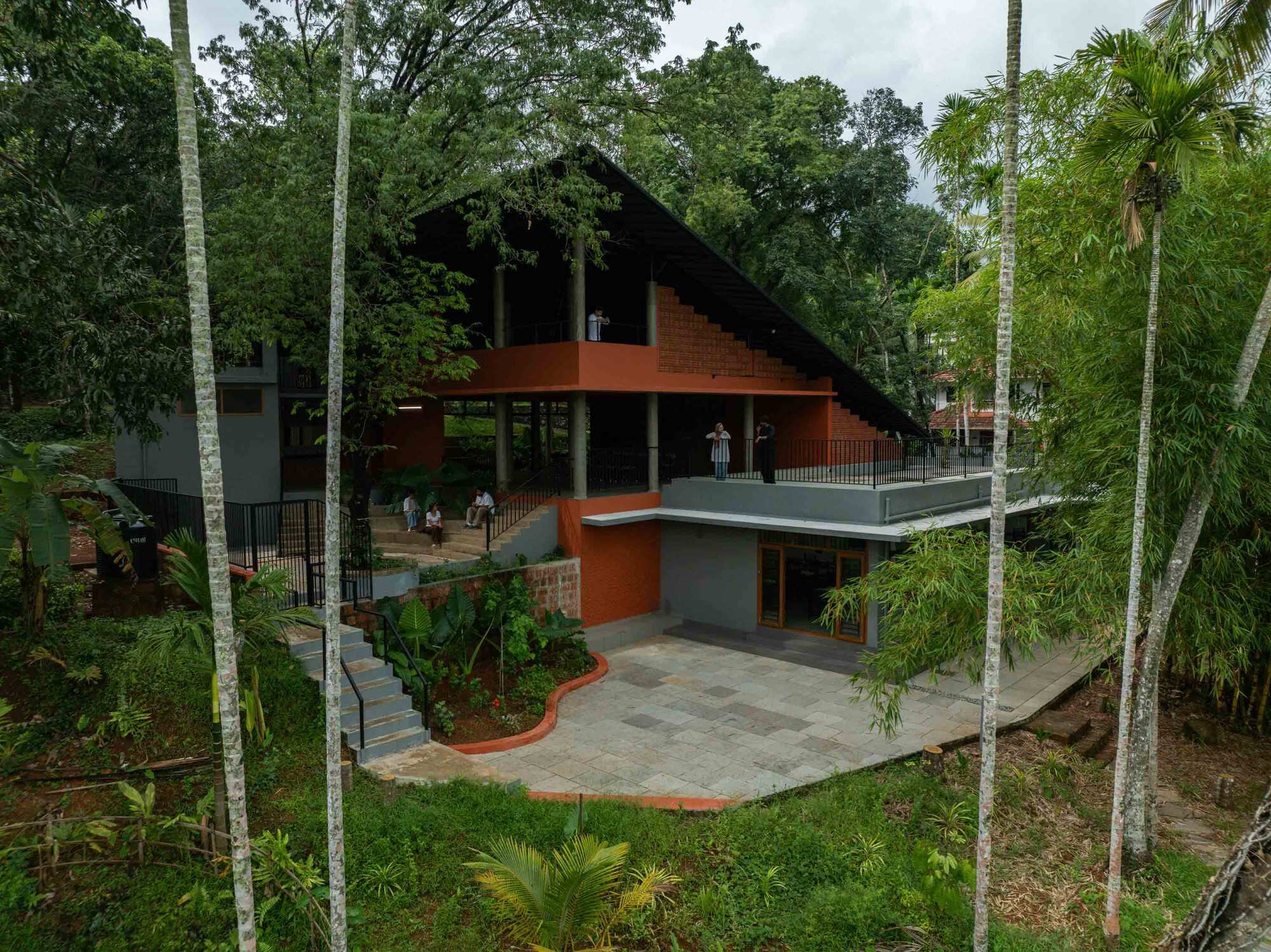 Magicline Studio Nestles a Chess Pavilion into a Sacred Grove Estate in Kerala
