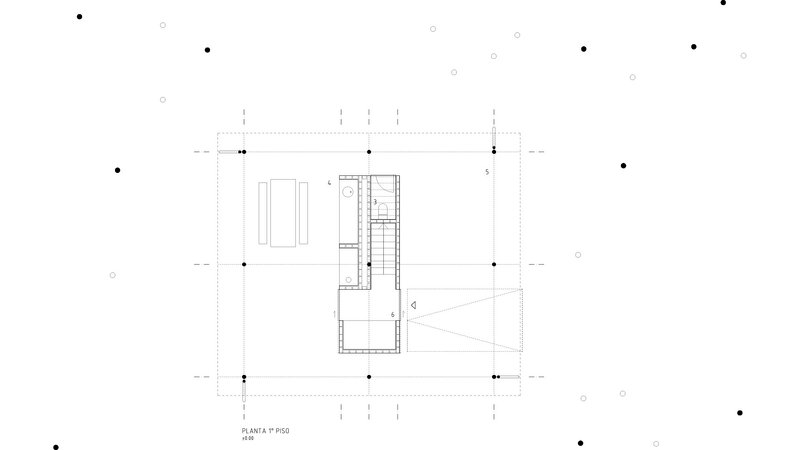 Floor plan drawing showing a central staircase with adjacent rooms and an outdoor triangular terrace