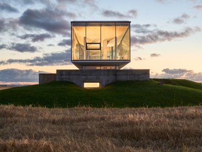ASAS arkitektur Floats a Glass Pavilion on Top of a World War II Bunker in Norway