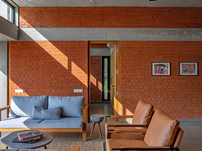 Vaissnavi Shukl Turns a Farmland Security Cabin into a Brick Outhouse Near a Gujarat Bird Sanctuary