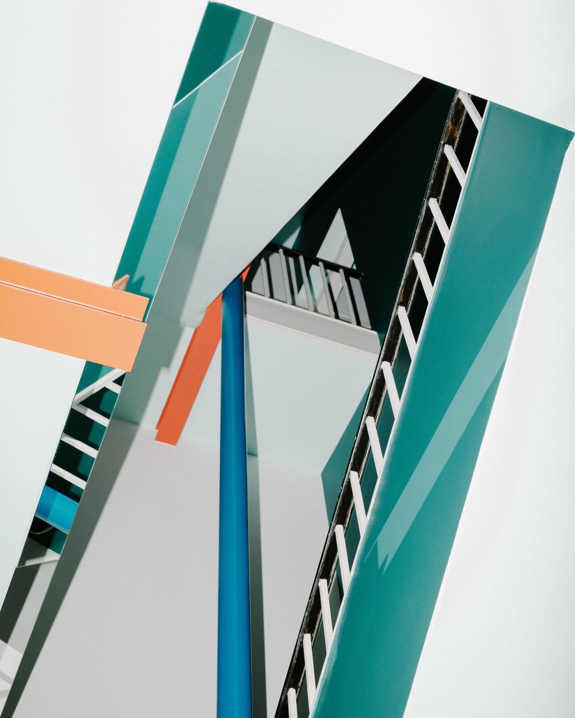 fala 171 Threads a Bold New Structure Through a Porto Rowhouse in the House of Remarks
